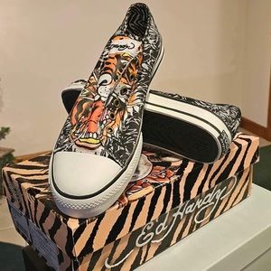 Women’s Ed Hardy Canvas Sneaker sz 10